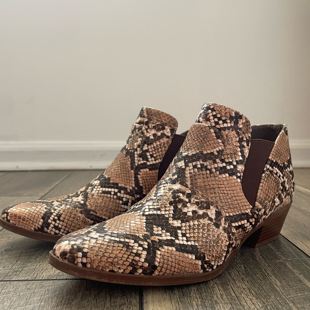 Qupid Snake Skin Booties size 7 Gently Worn